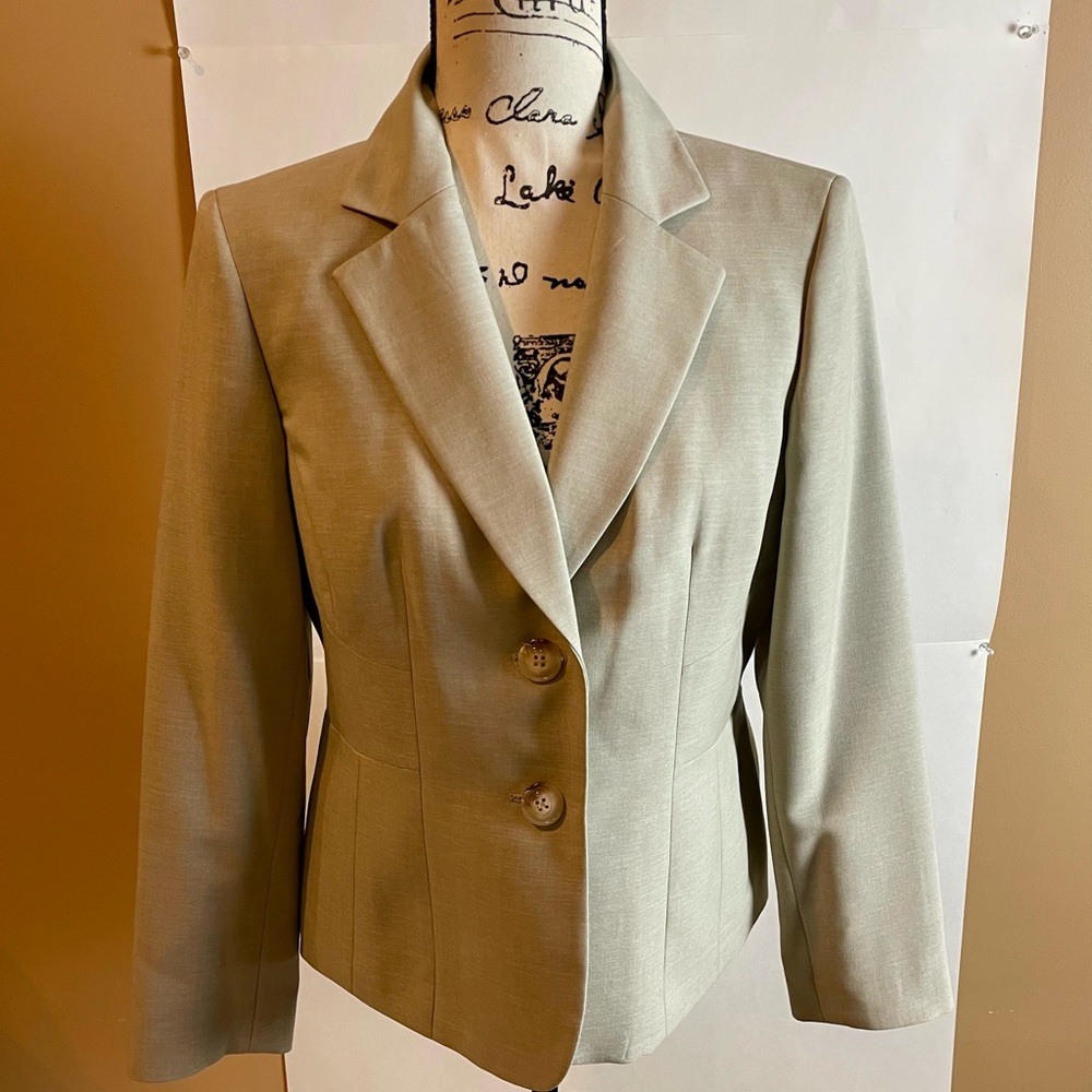 Kasper Women's Tan Blazer. 8P